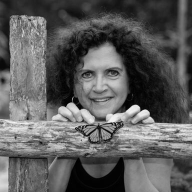 Yolaine Rousseau en dédicaces au Salon du livre de Montréal 2025